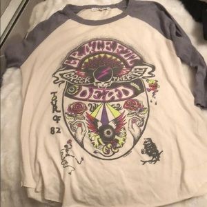 Cropped sleeve shirt